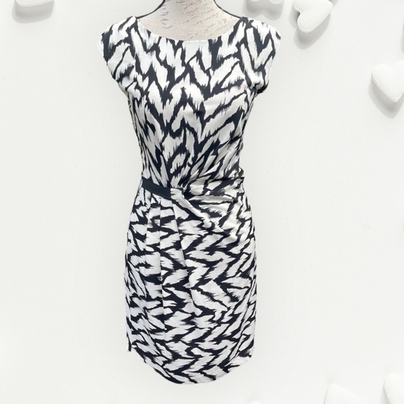 ARMANI Exchange Black & White Printed Dress Size 2 - Picture 2 of 11